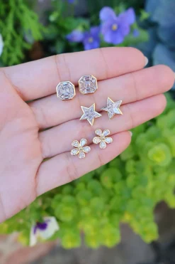 Scintilate Diamond Flower Earrings
