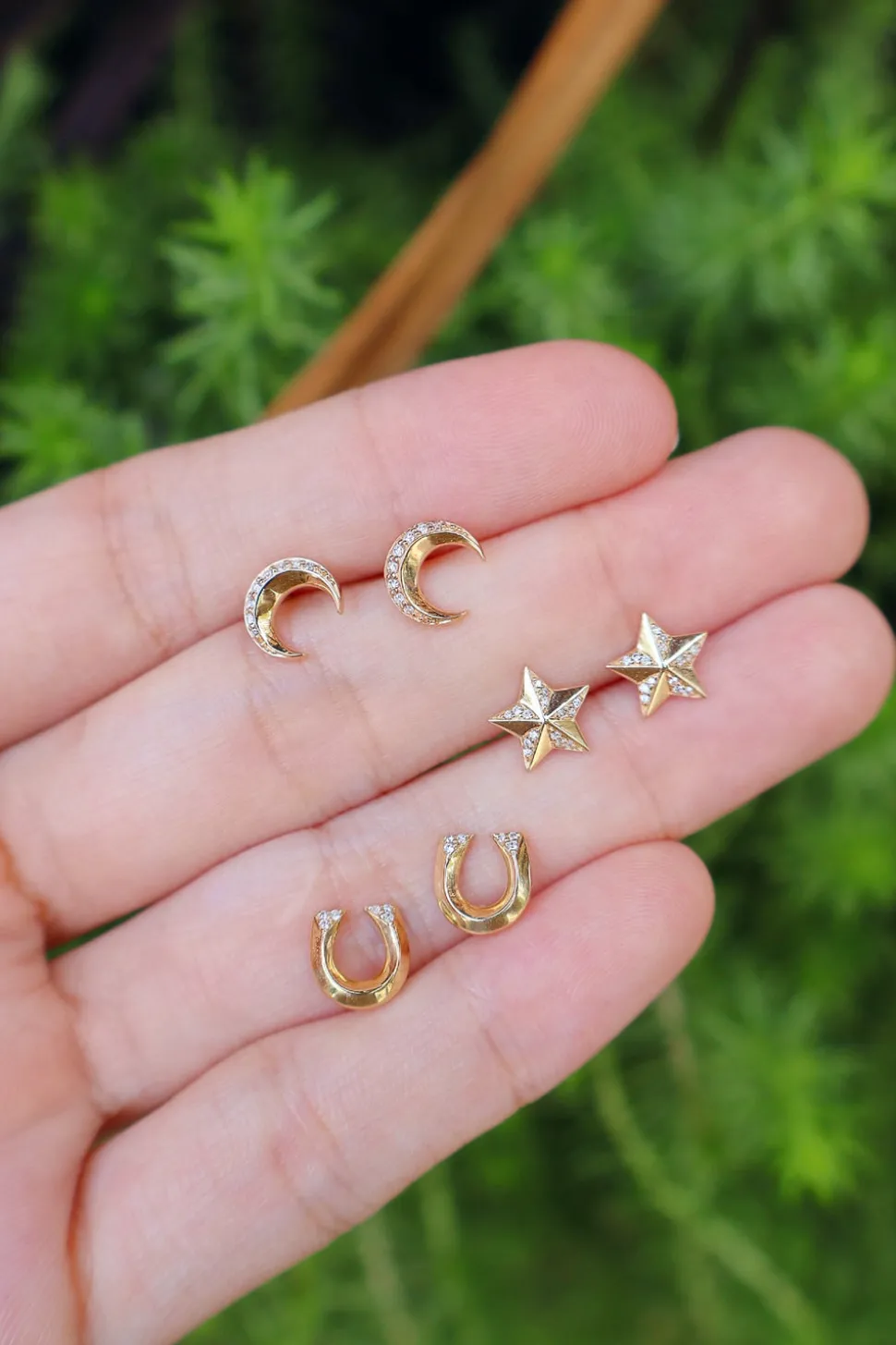 Tiny Horseshoe Studs
